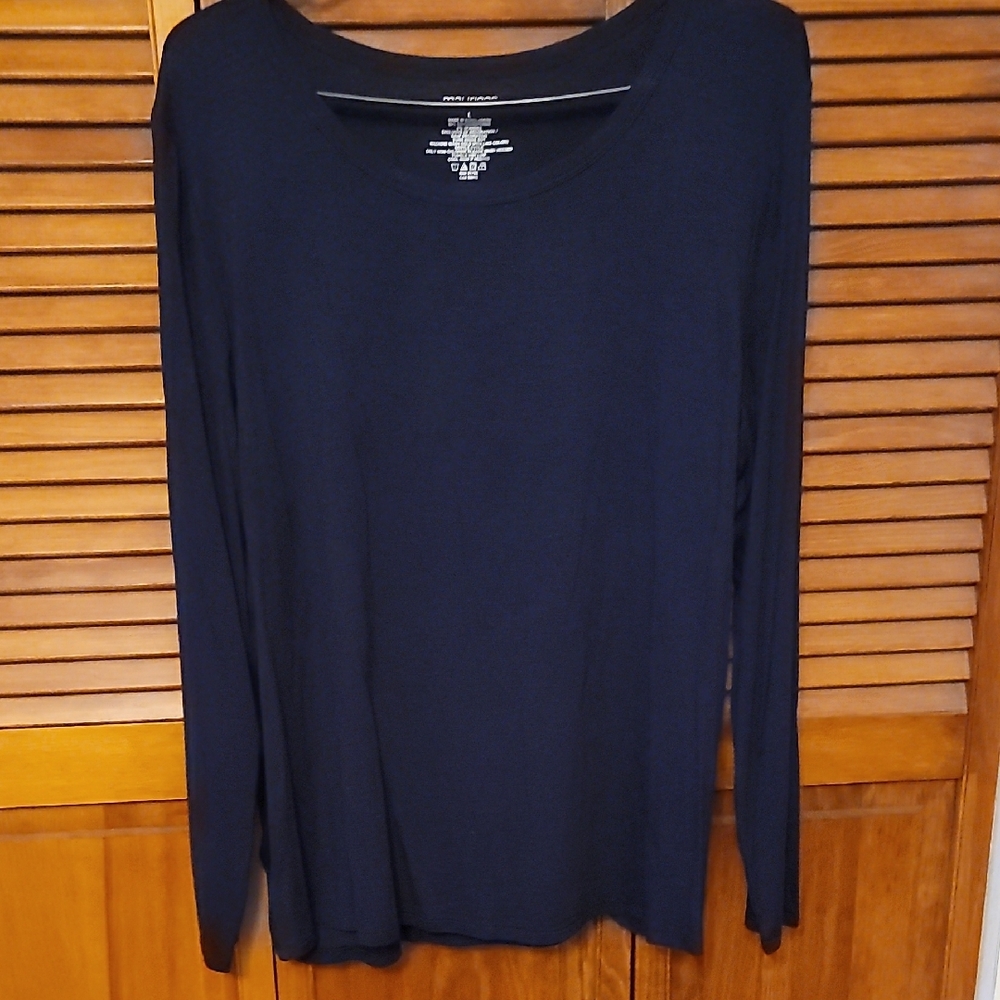 Women's Navy Long Sleeve Tee